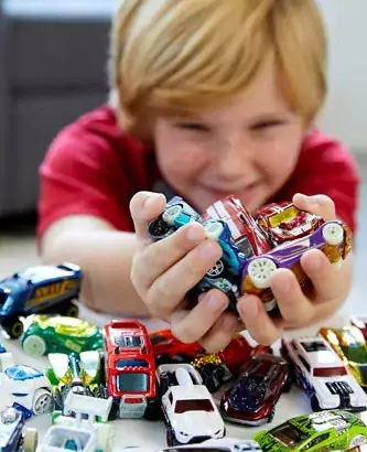 Hot Wheels Toy Cars & Trucks, 50-Pack of 1:64 Scale Vehicles
