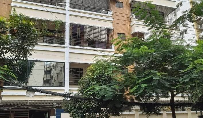 2210 sft Apartment sale in Dhanmondi